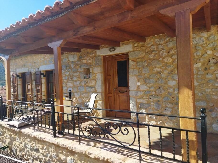 Tsolakis Luxury House Villa Leonidio Bagian luar foto