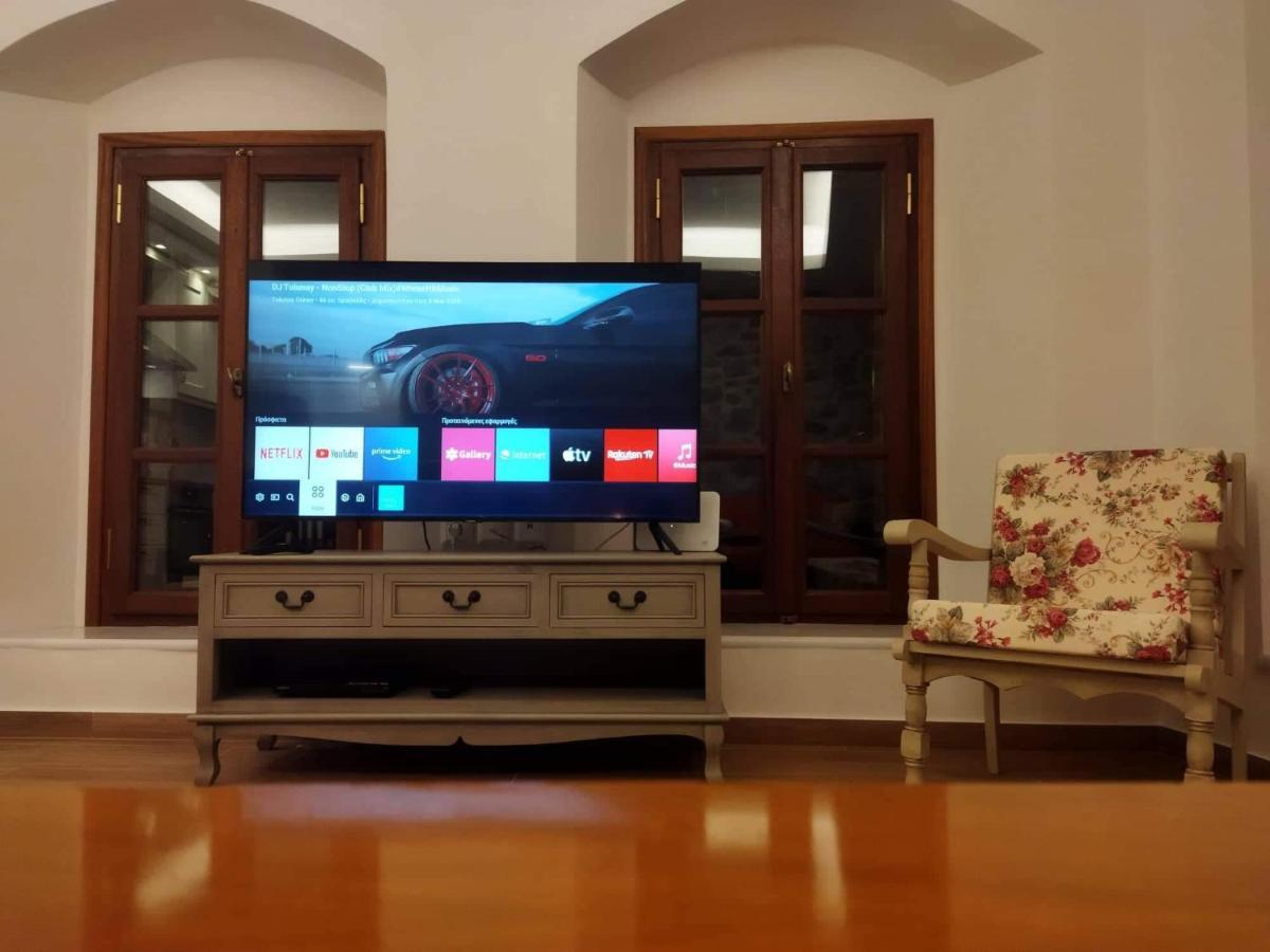 Tsolakis Luxury House Villa Leonidio Bagian luar foto