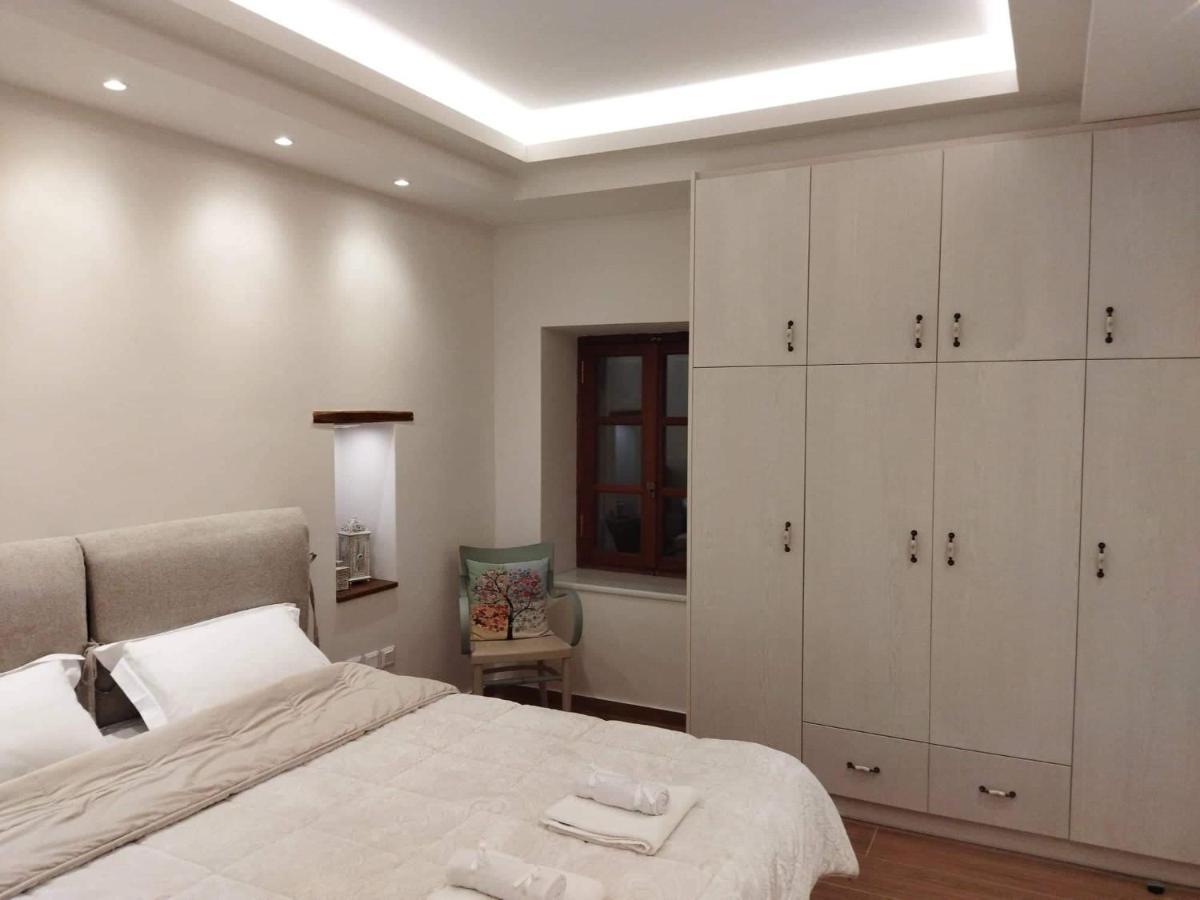 Tsolakis Luxury House Villa Leonidio Bagian luar foto