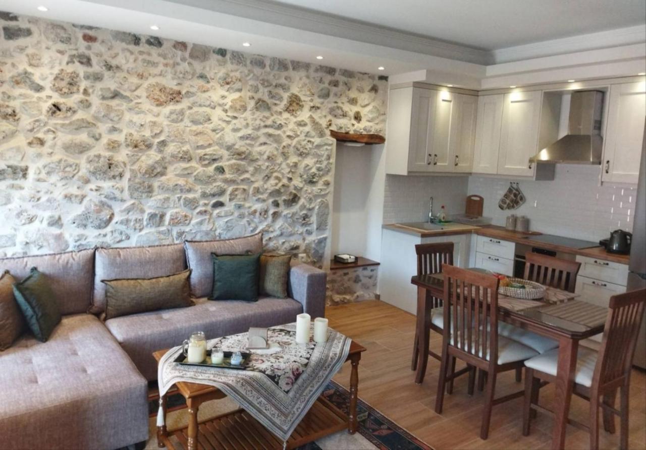 Tsolakis Luxury House Villa Leonidio Bagian luar foto